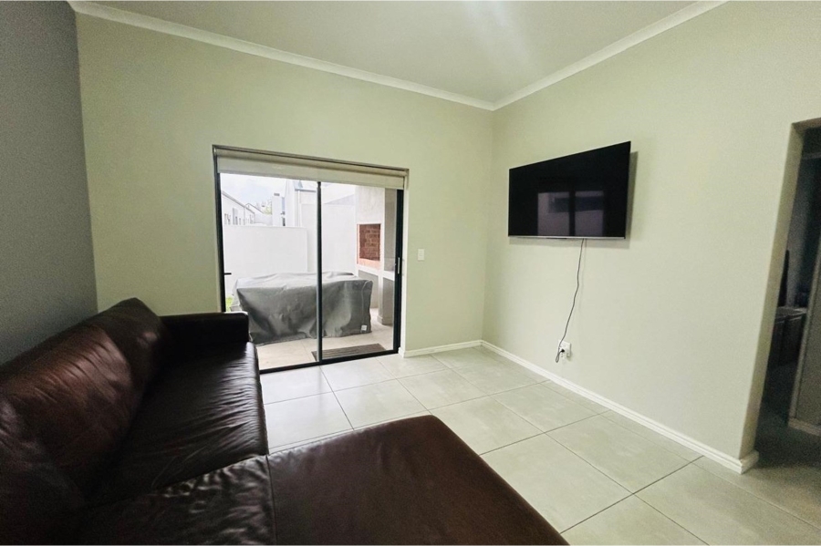 2 Bedroom Property for Sale in Aan de Wijnlanden Western Cape